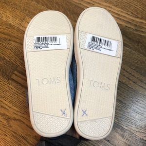 Toms Shoes - Toms Lumin Blue Slub Chambray New Toms Shoes - Toms Lumin Blue Slub Chambray New